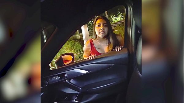 Se folla a joven de 18 años que encontró en la calle sola y sin dinero